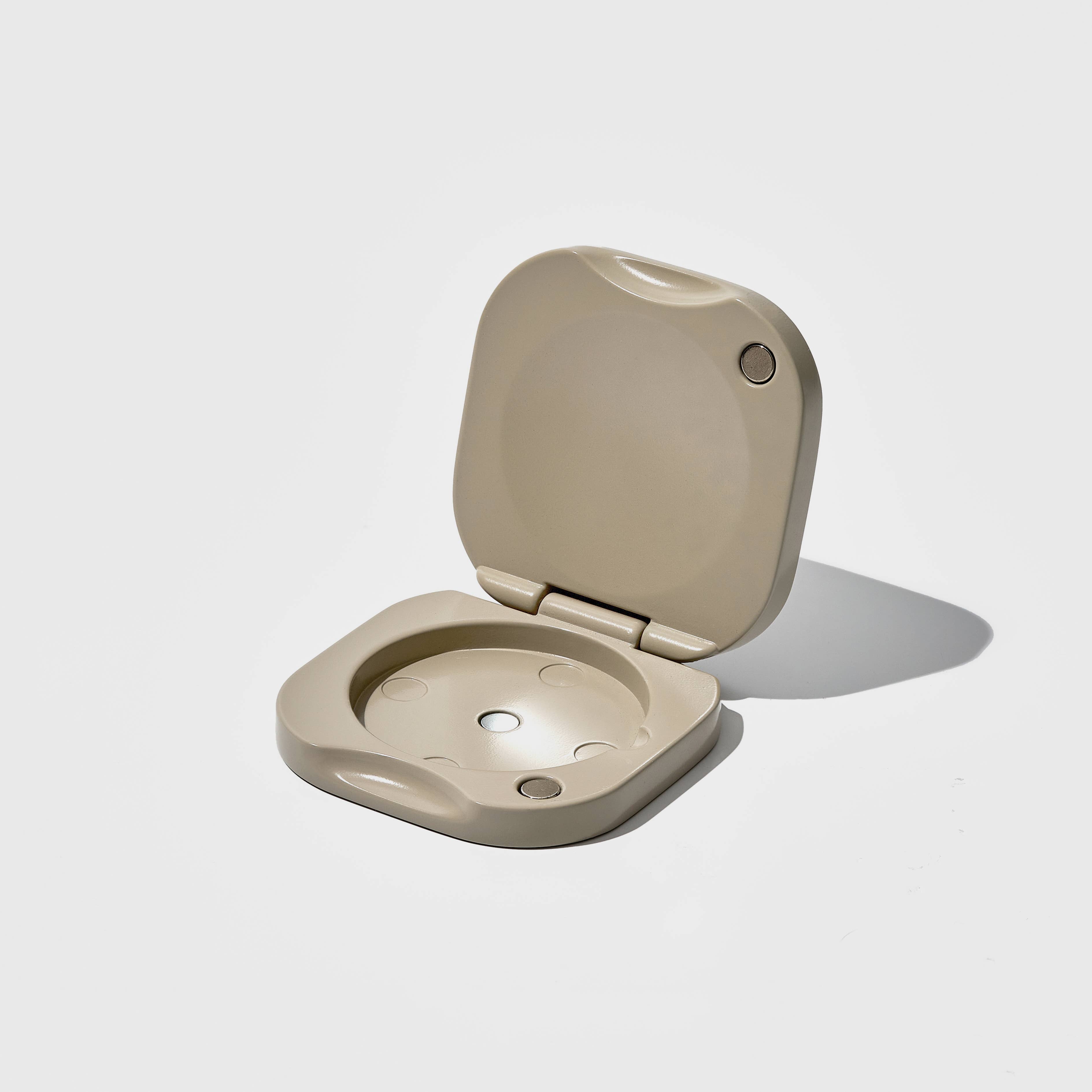 Clay refillable vessel
