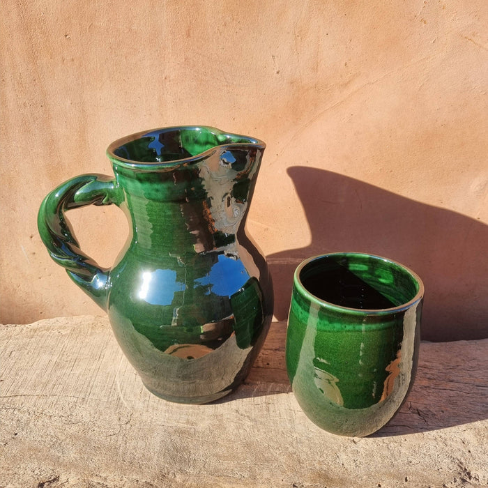 Traditionele gevlochten kan.