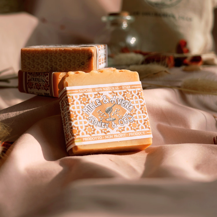 Koud verwerkte zeep: Granaatappel, Koffie-Kardemom, Honing-Haver
