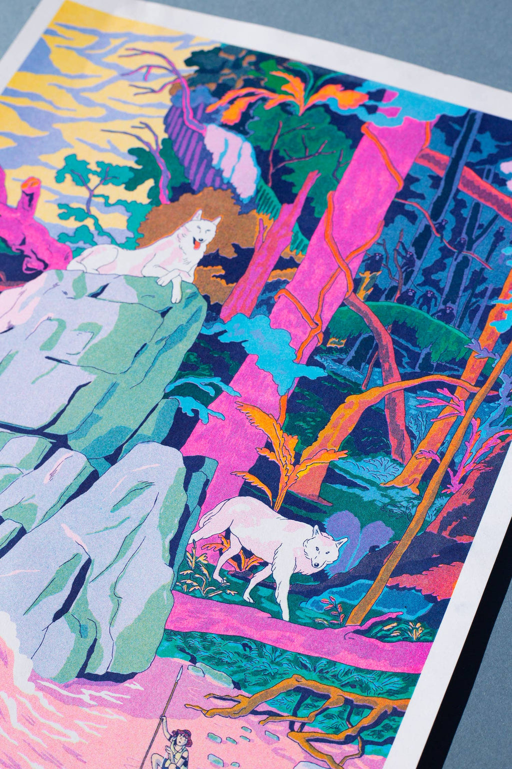 Poster Prinses Mononoke uit de Miyazaki-collectie aan de muur, sfeerbeeld