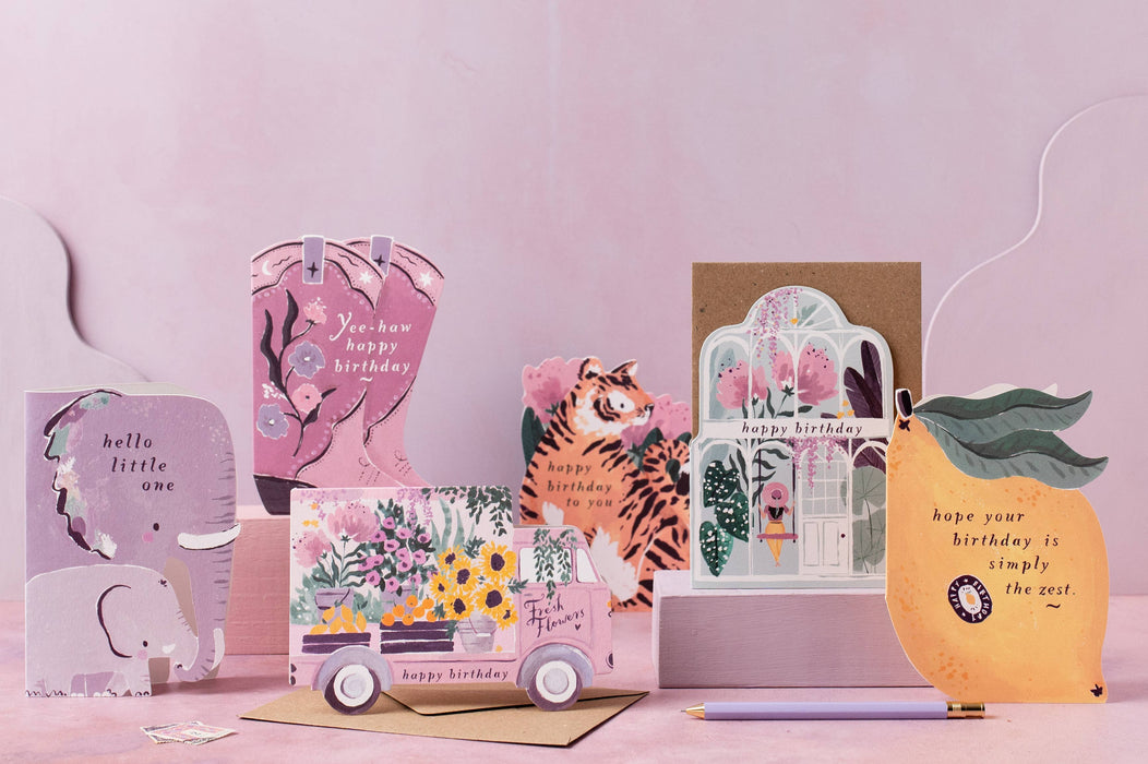 Grappige verjaardagskaart in de vorm van een citroen met woordspeling