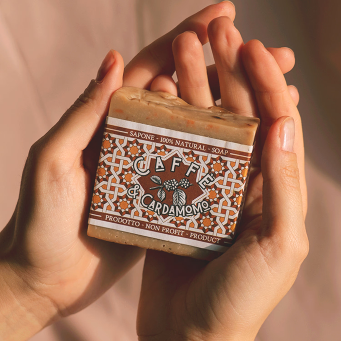 Koud verwerkte zeep: Granaatappel, Koffie-Kardemom, Honing-Haver