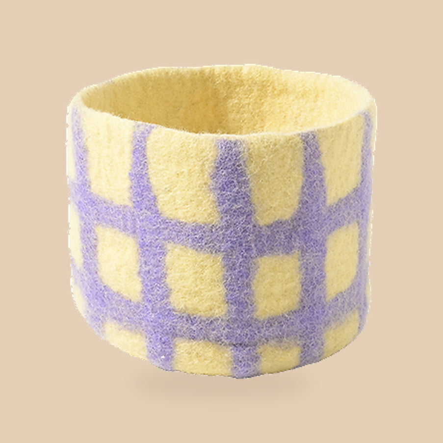 Wollen bloempot – lila ruit – M, beige studio