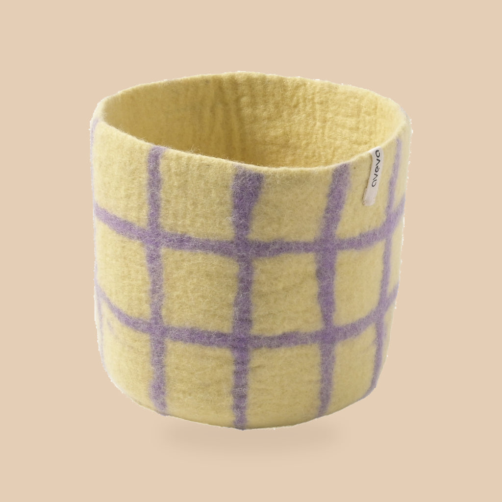 Wollen bloempot – lila ruit – L, beige studio