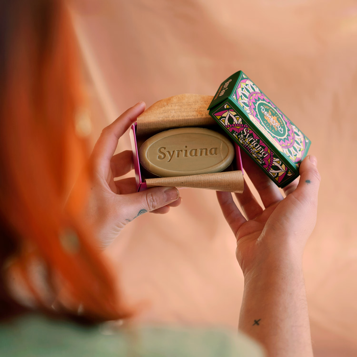 Aleppo-zeep geparfumeerd met Damastroos, Zwarte Musk, Oudh-Amber