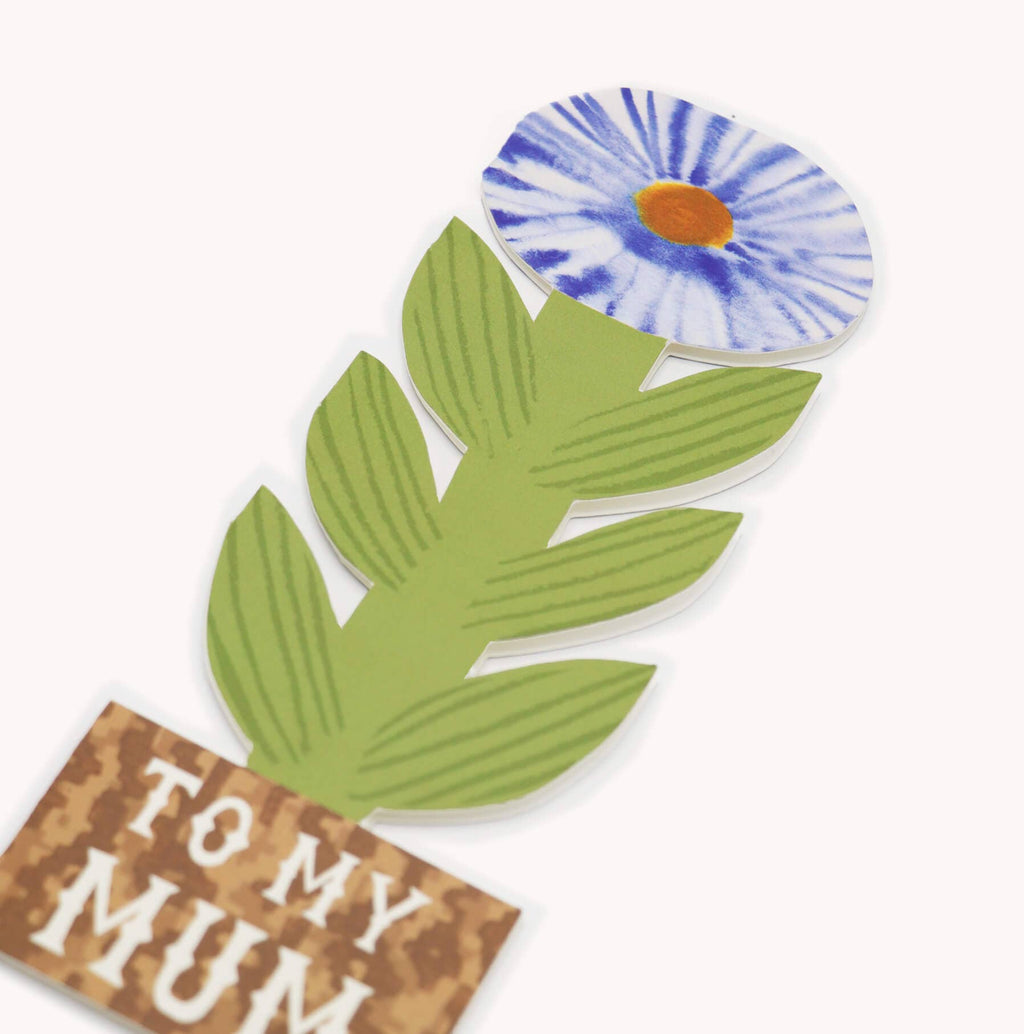 Bloemenkaart voor moeder met ivoorkleurige envelop