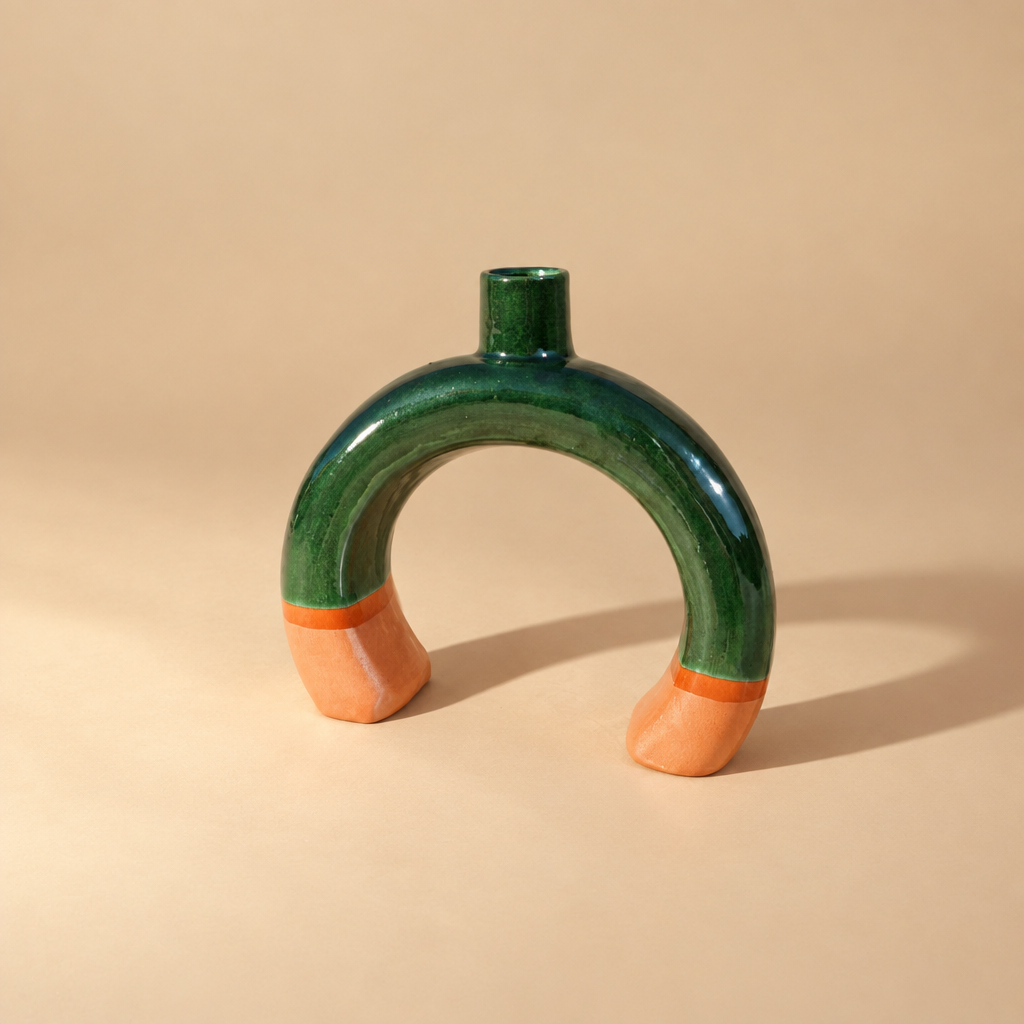 Boog kandelaar. | catalogusfoto