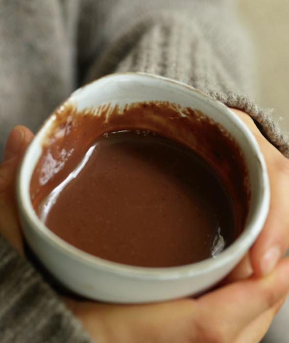 Winterzonnewende gekruide warme chocolademelk