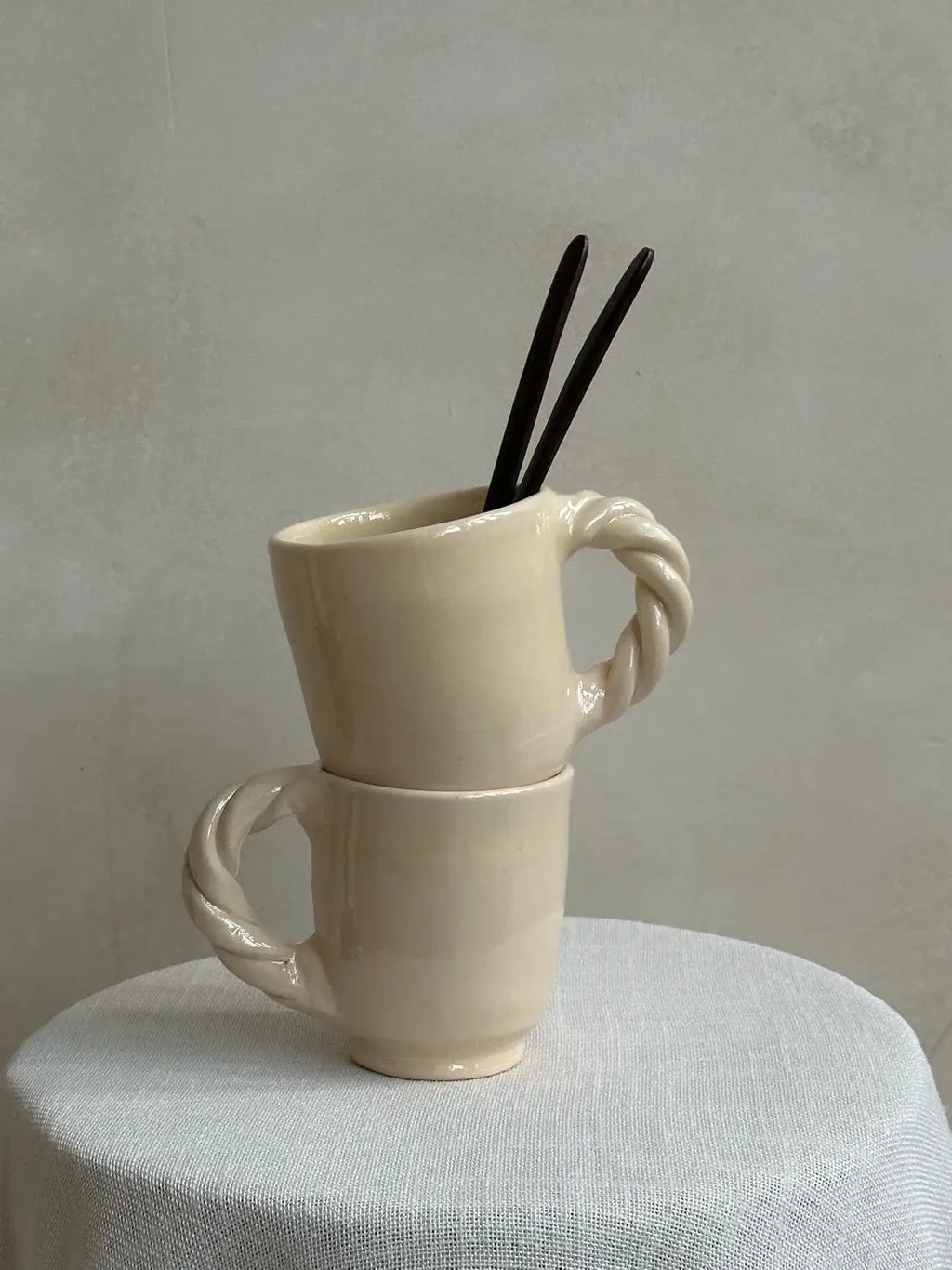 Keramische mok in bosgroen, 300 ml inhoud