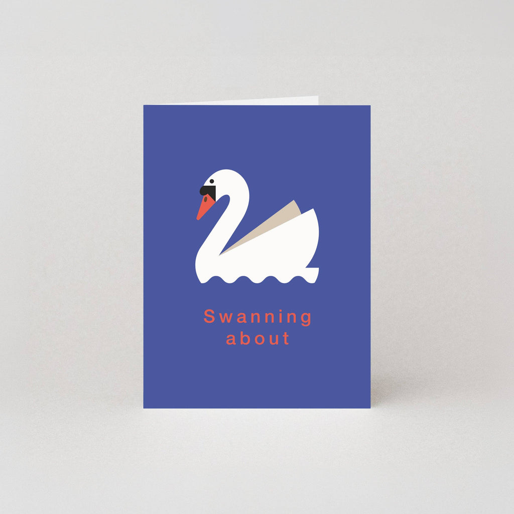 Swanning About minikaart met elegante witte zwaan, Studio Boketto