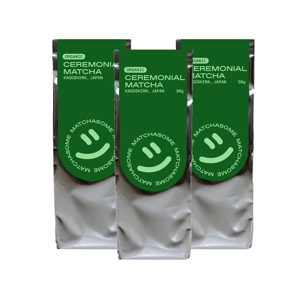Matcha navulling naast het herbruikbare blik