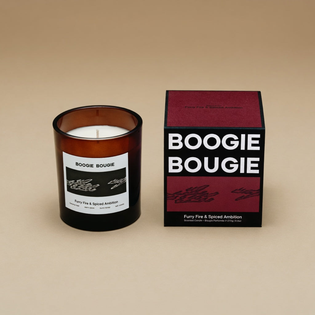 Boogie Bougie Furry Fire & Spiced Ambition, glazen geurkaars 270 g met doos, beige studio