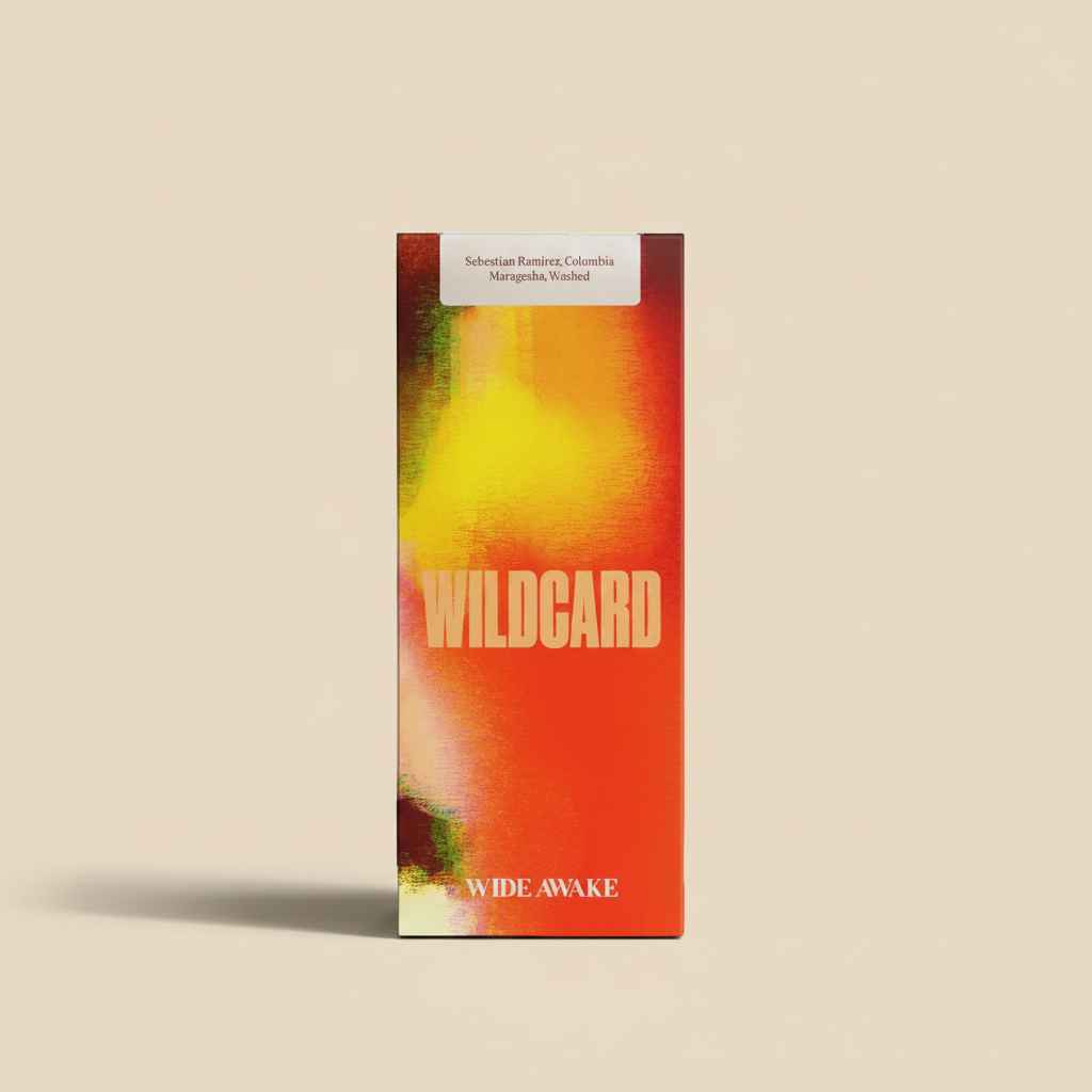 Wildcard packshot beige studio