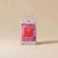 Strawberry Fields koffiezak op warme beige studio-achtergrond