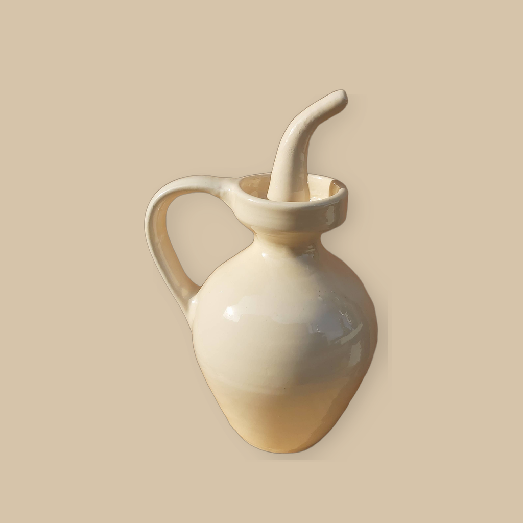 Traditionele oliekan | catalogusfoto